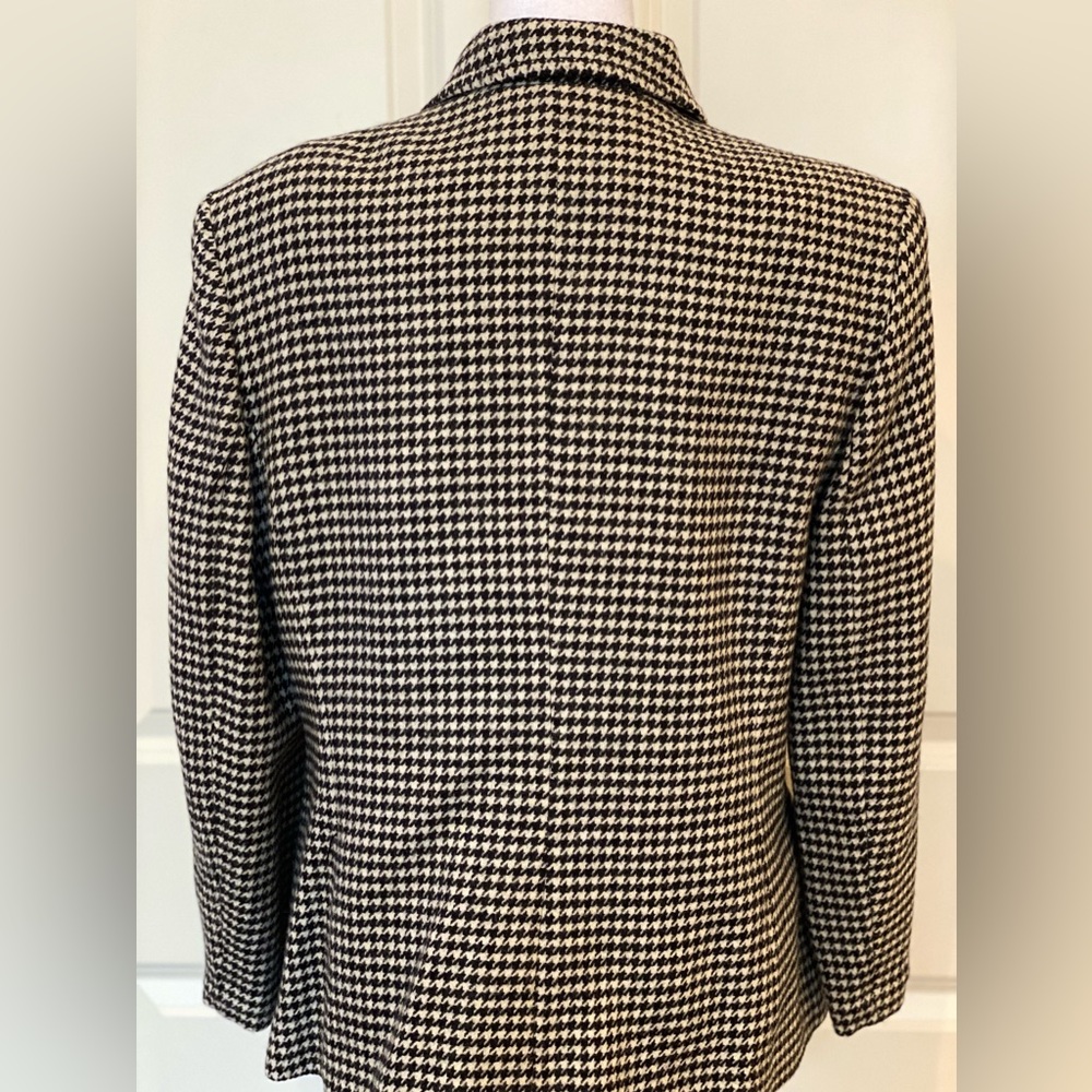 Lauren Women’s Jacket. Cream and Black check. Zippered front and pockets. Wool. - Picture 3 of 5